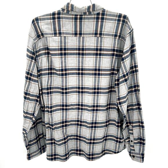 Patagonia organic cotton men’s checkered button front flannel shirt - Picture 5 of 7